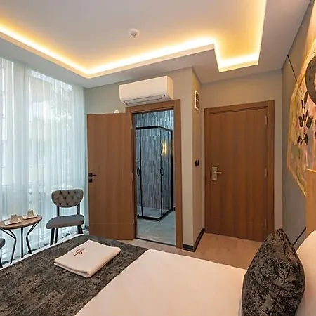 Comfort Point Hotel 5*